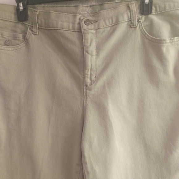 Gloria Vanderbilt 18W Sage/Light Khaki Cropped Jeans - Picture 1 of 6